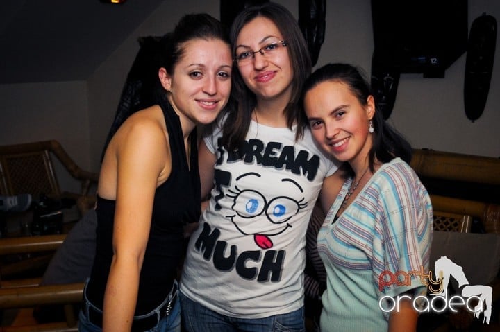 Începe anul în Zulu Caffe, Zulu Caffe