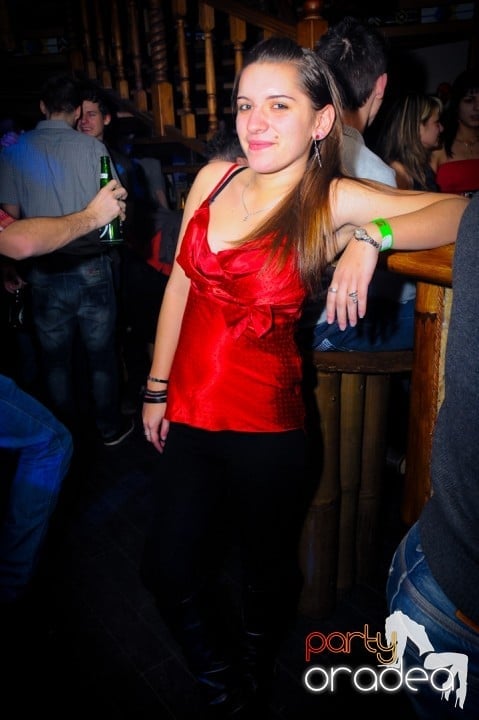 Începe anul în Zulu Caffe, Zulu Caffe