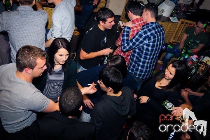 Începe anul în Zulu Caffe, Zulu Caffe