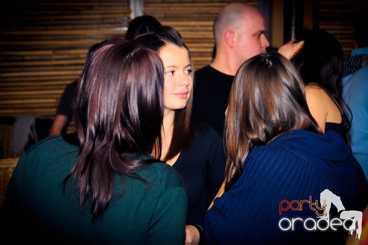 Începe anul în Zulu Caffe, Zulu Caffe