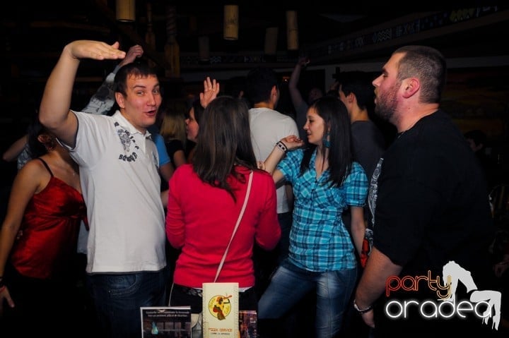 Începe anul în Zulu Caffe, Zulu Caffe