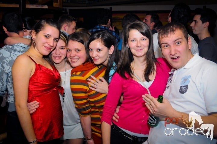 Începe anul în Zulu Caffe, Zulu Caffe