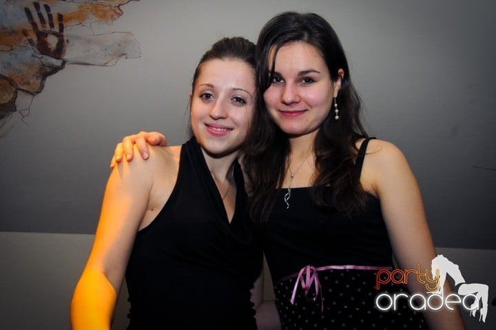 Începe anul în Zulu Caffe, Zulu Caffe