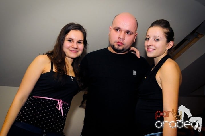 Începe anul în Zulu Caffe, Zulu Caffe