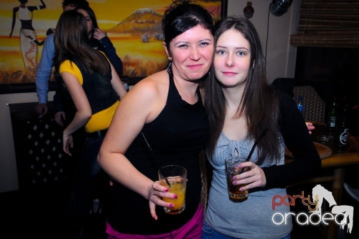 Începe anul în Zulu Caffe, Zulu Caffe