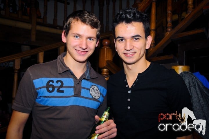 Începe anul în Zulu Caffe, Zulu Caffe