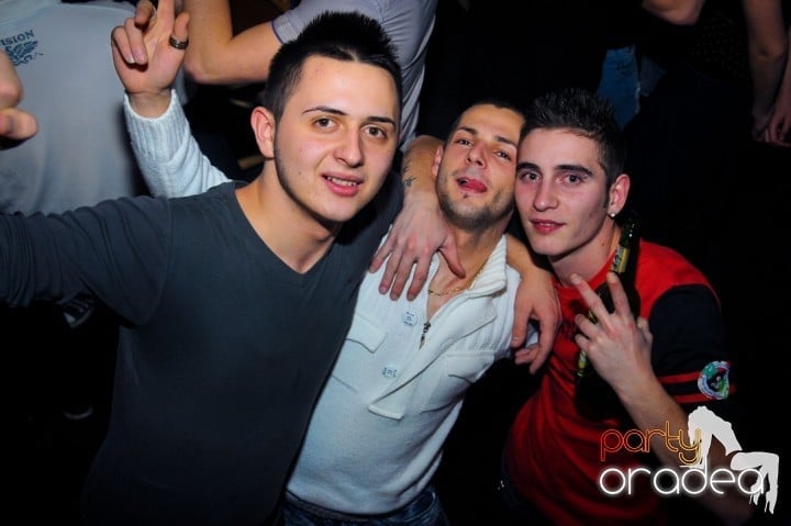 Începe anul în Zulu Caffe, Zulu Caffe