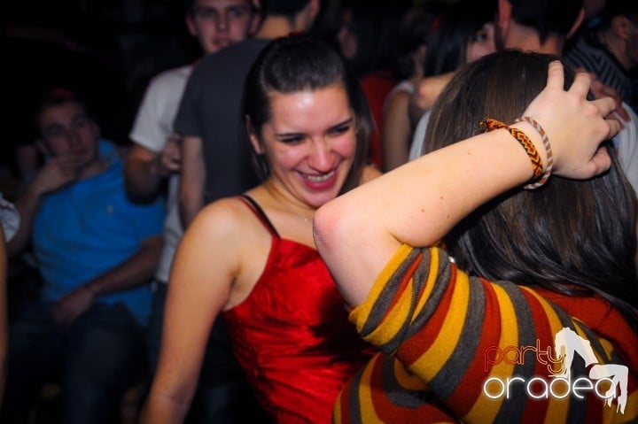 Începe anul în Zulu Caffe, Zulu Caffe