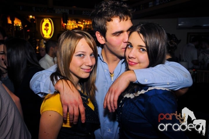 Începe anul în Zulu Caffe, Zulu Caffe