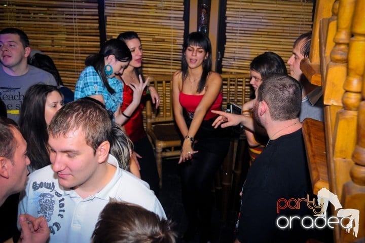 Începe anul în Zulu Caffe, Zulu Caffe