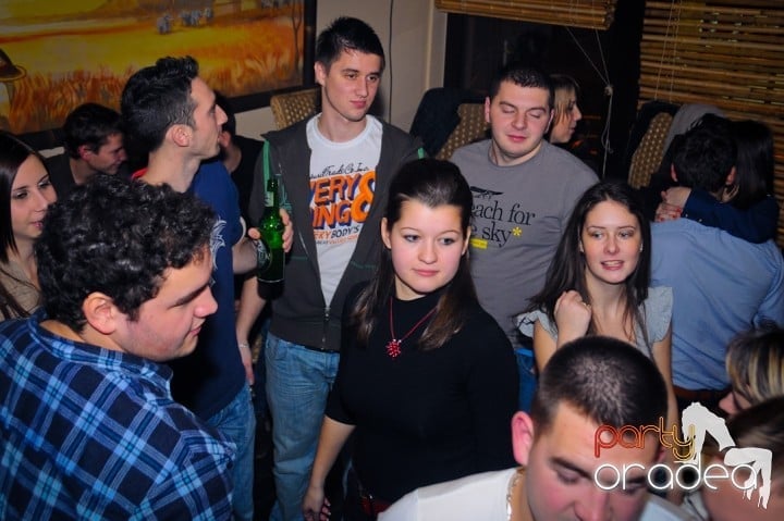 Începe anul în Zulu Caffe, Zulu Caffe