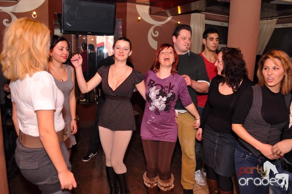 Începe distracţia în Chanson, 