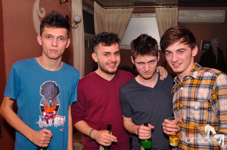 Începe distracţia în Chanson, 