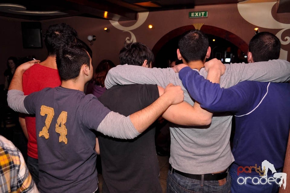 Începe distracţia în Chanson, 