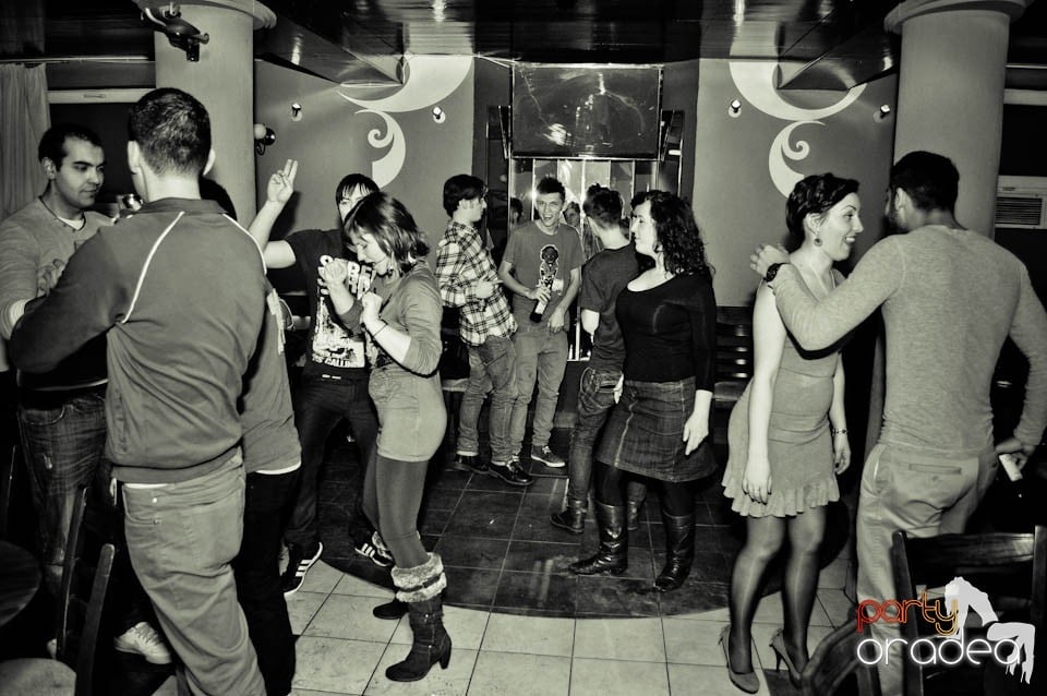 Începe distracţia în Chanson, 