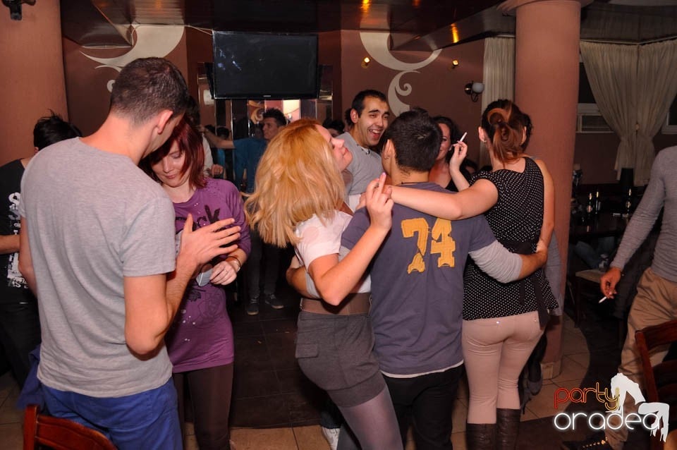 Începe distracţia în Chanson, 