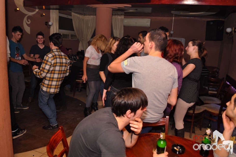 Începe distracţia în Chanson, 