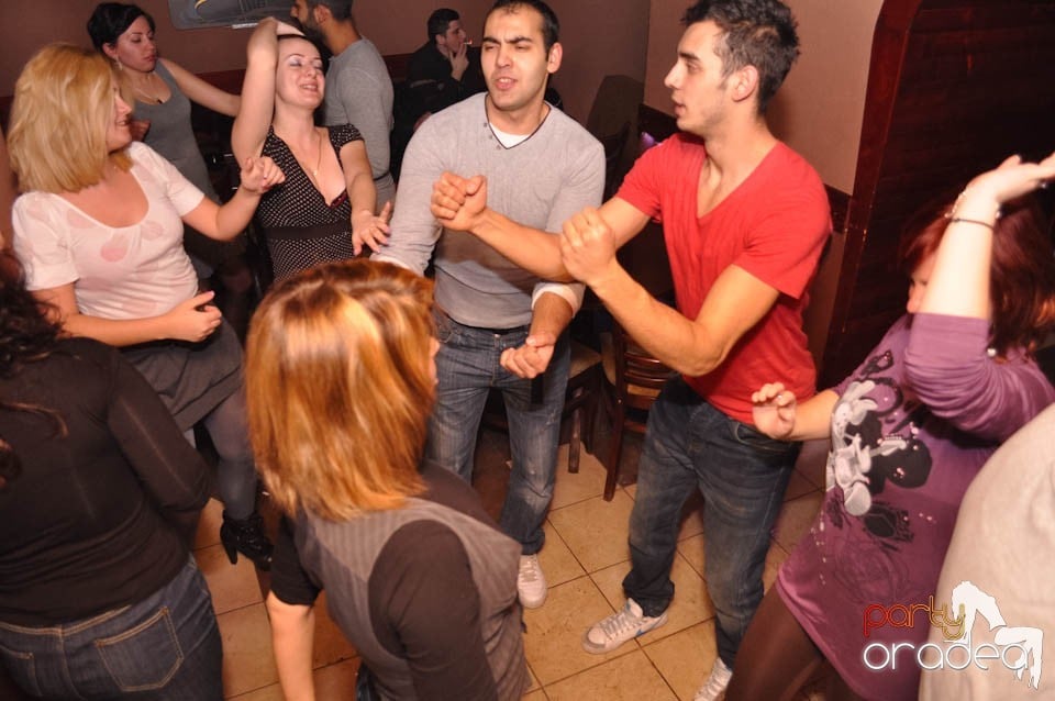 Începe distracţia în Chanson, 