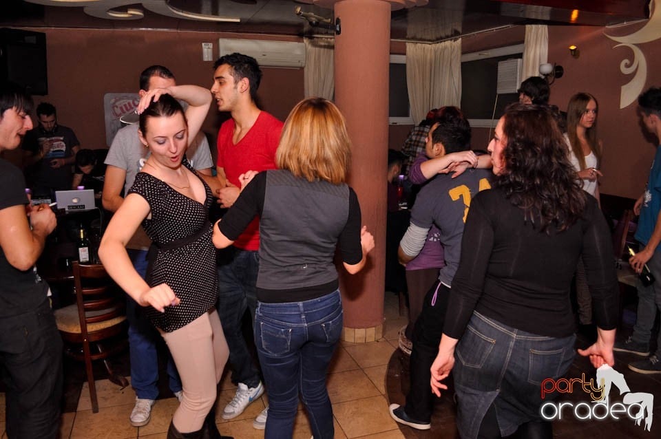 Începe distracţia în Chanson, 