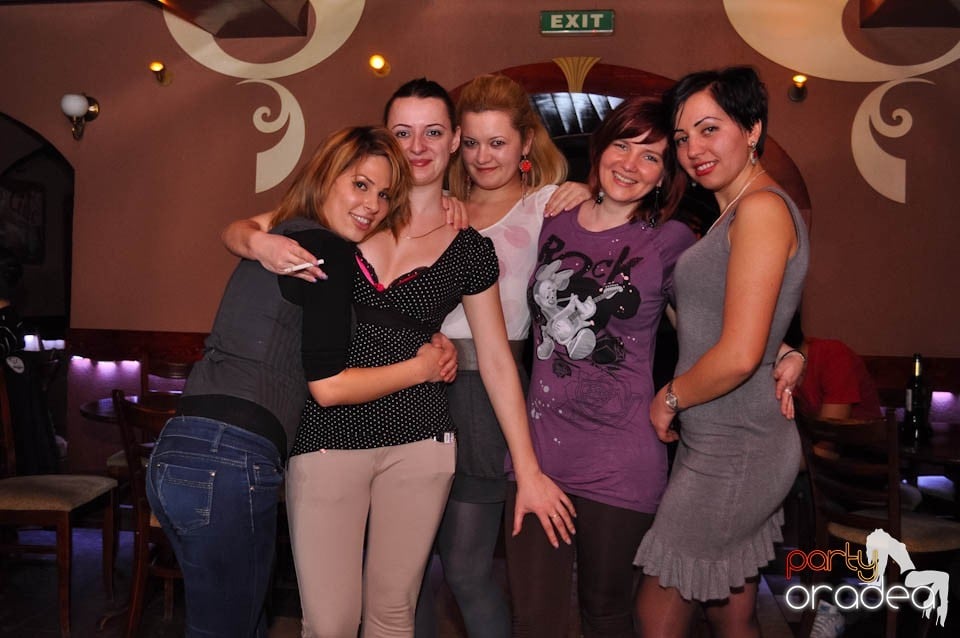 Începe distracţia în Chanson, 