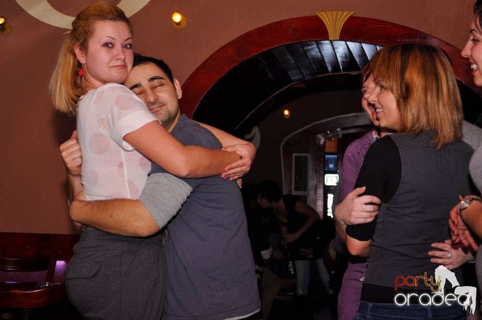 Începe distracţia în Chanson, 