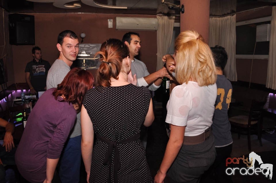 Începe distracţia în Chanson, 