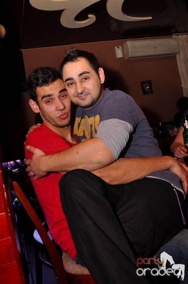 Începe distracţia în Chanson, 