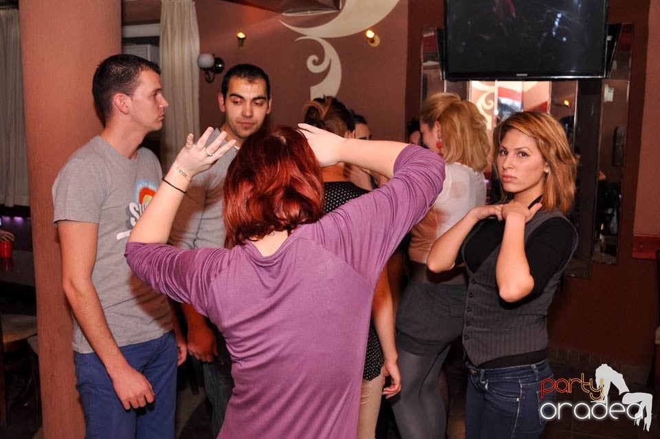 Începe distracţia în Chanson, 