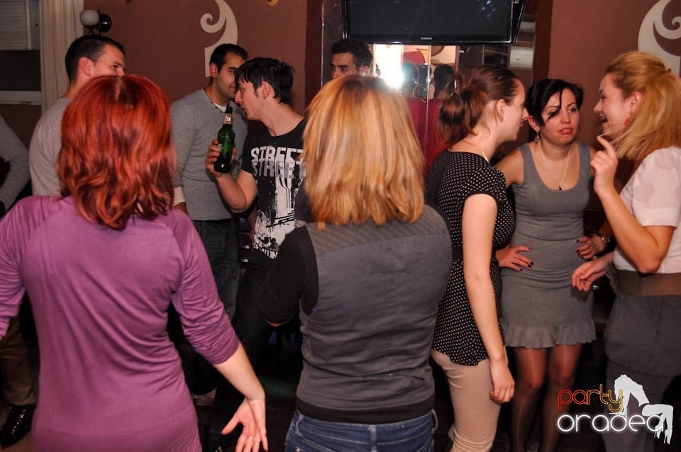 Începe distracţia în Chanson, 