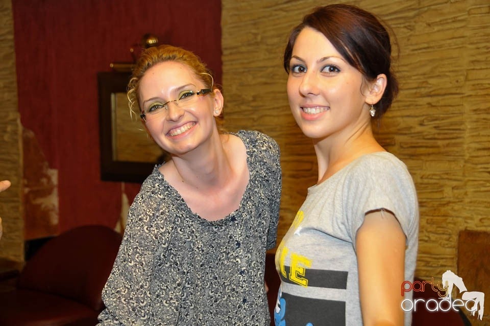 Începe distracţia în Club Downtown, 