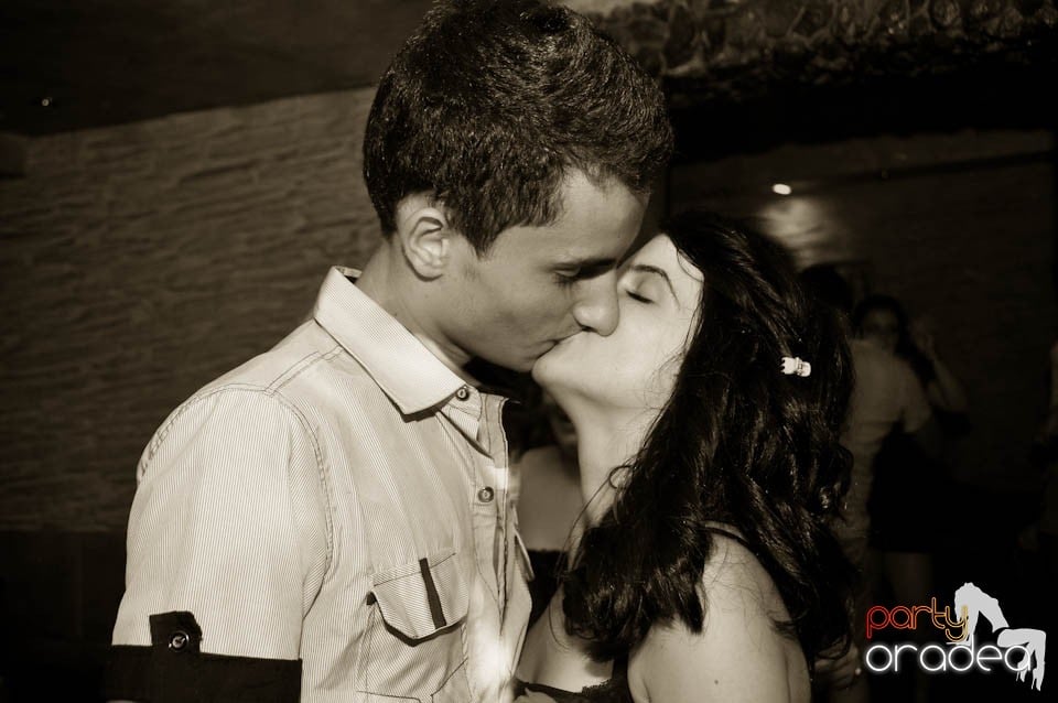 Începe distracţia în Club Downtown, 