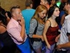 Începe distracţia în Club Downtown