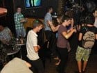 Începe distracţia în Club Downtown