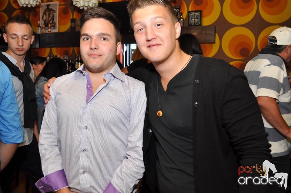 Începe distracţia în Juice, Juice