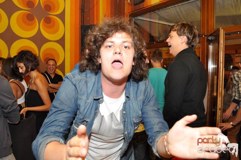 Începe distracţia în Juice, Juice