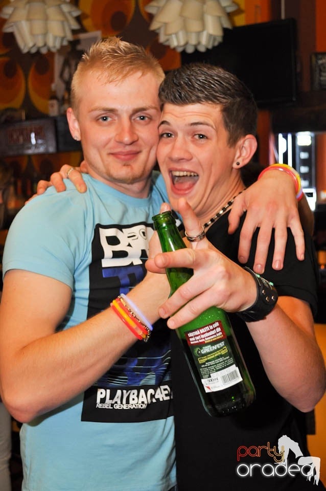 Începe distracţia în Juice, Juice