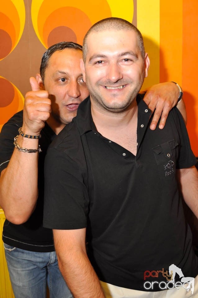 Începe distracţia în Juice, Juice