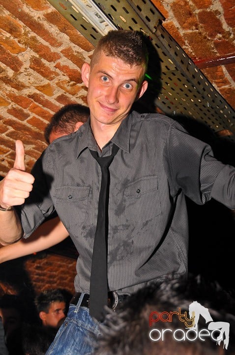 Începe săpătămâna în Club Escape, 