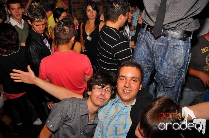 Începe săpătămâna în Club Escape, 