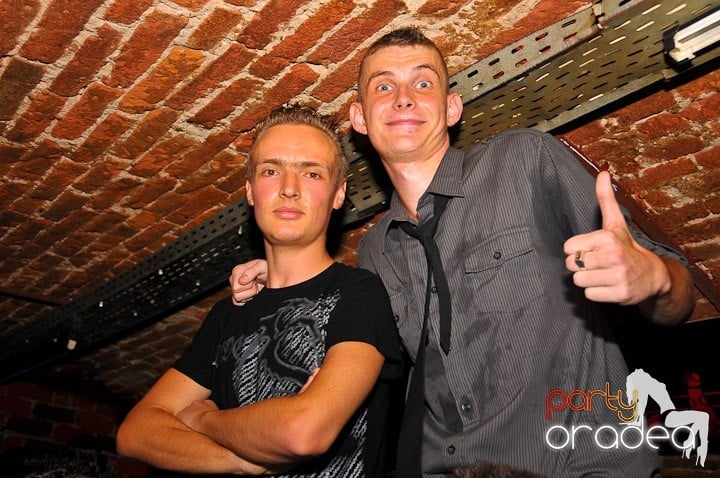 Începe săpătămâna în Club Escape, 