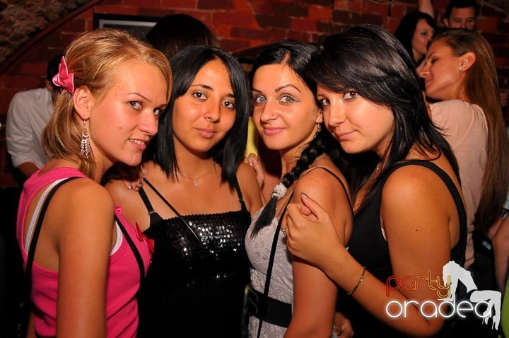 Începe săpătămâna în Club Escape, 