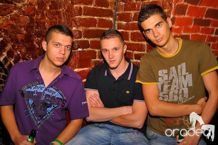 Începe săpătămâna în Club Escape, 