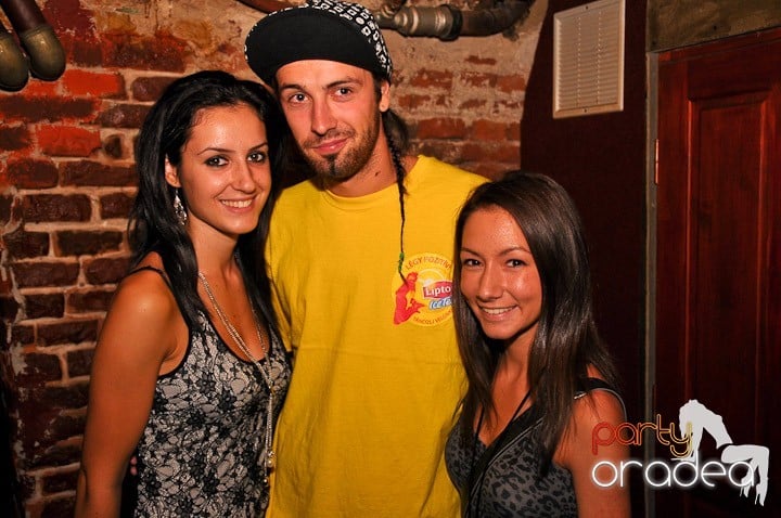 Începe săpătămâna în Club Escape, 