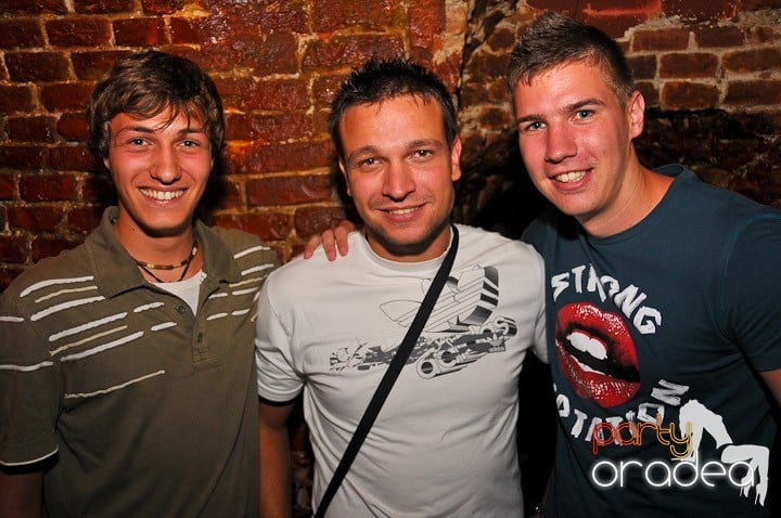 Începe săpătămâna în Club Escape, 