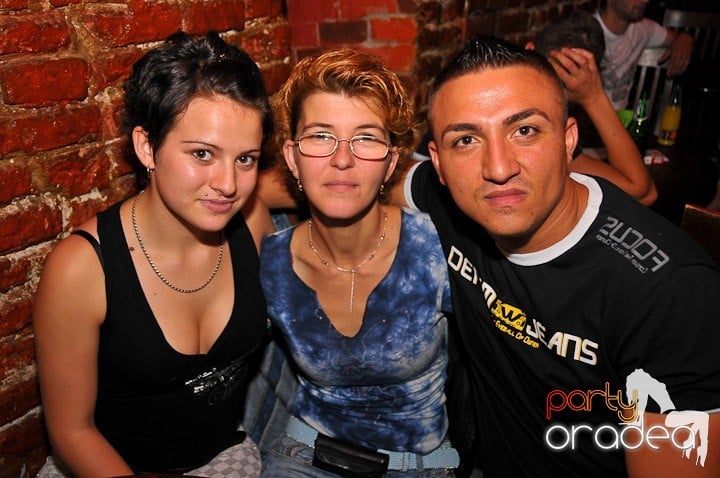 Începe săpătămâna în Club Escape, 