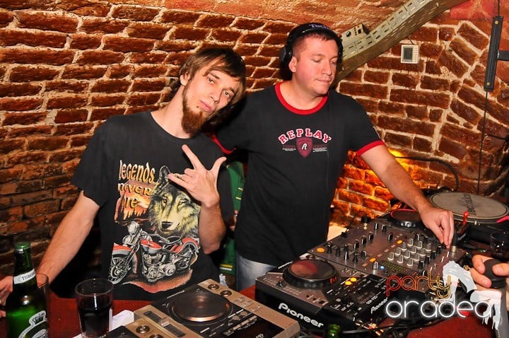 Începe săpătămâna în Club Escape, 