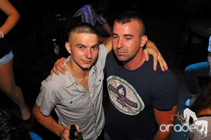 Începe săpătămâna în Club Escape, 