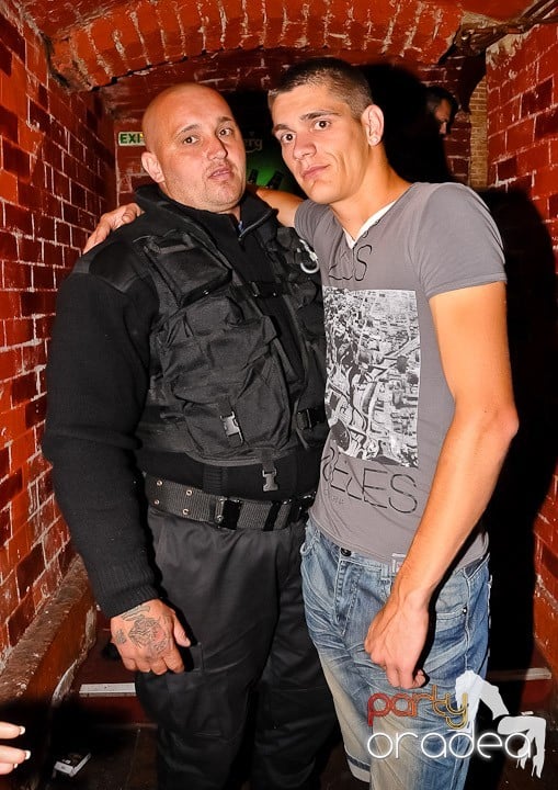 Începe weekendul în Club Escape, 