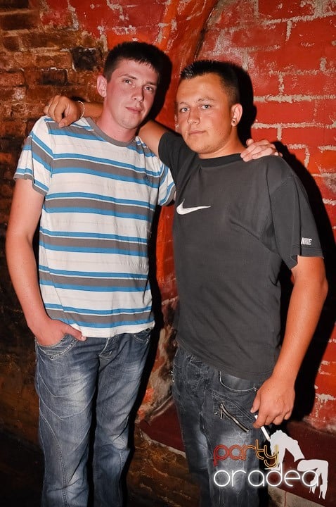 Încheie luna iunie în Club Escape, 