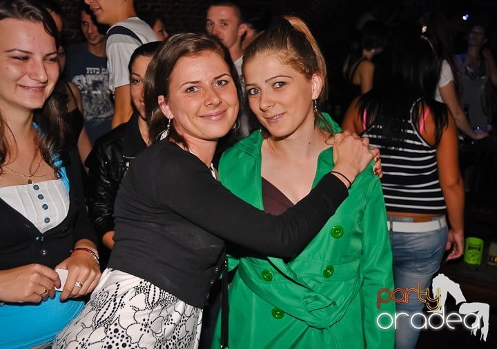 Încheie luna iunie în Club Escape, 